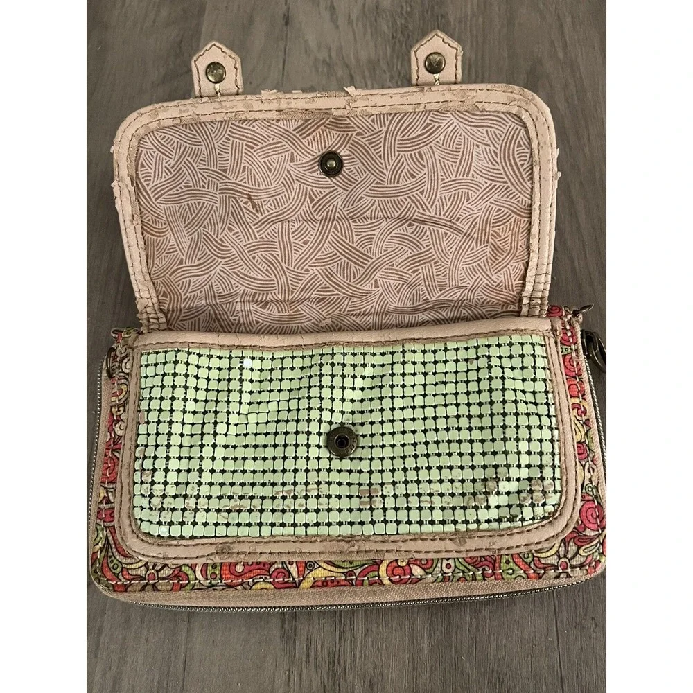 Vintage Sakroots Womens Wallet Peace Hippie Boho Design Good Condition Some Wear